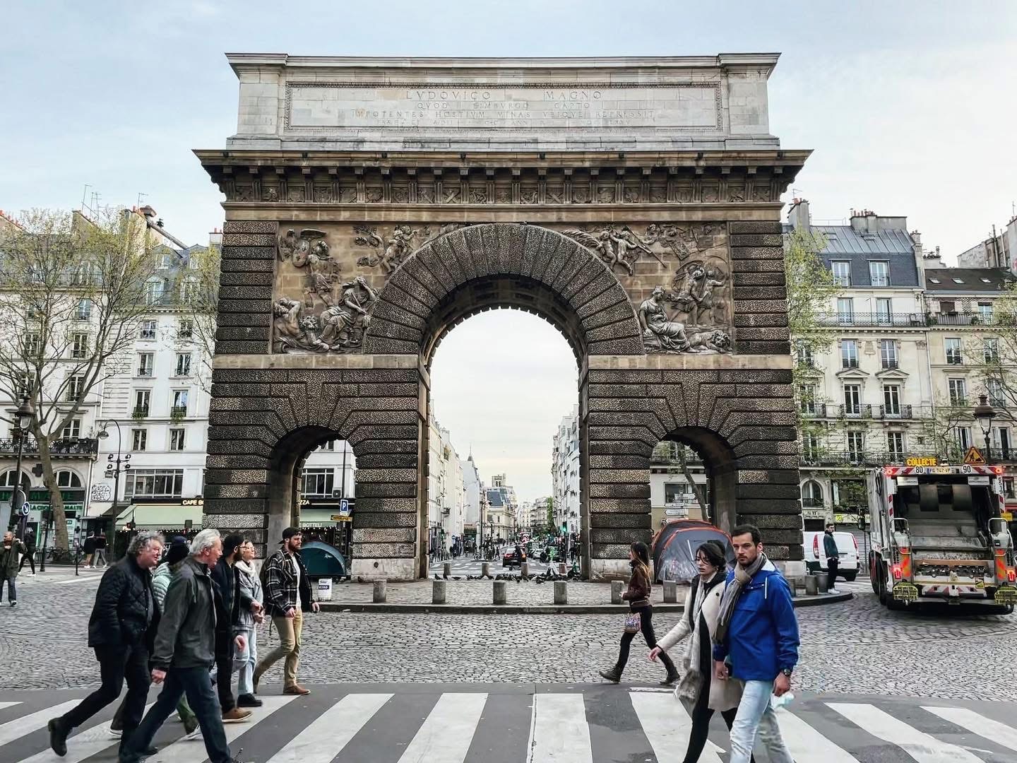 Porte Saint-Martin, crossing